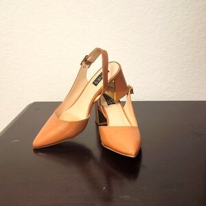 Jones New York (Size 7.5) Tan